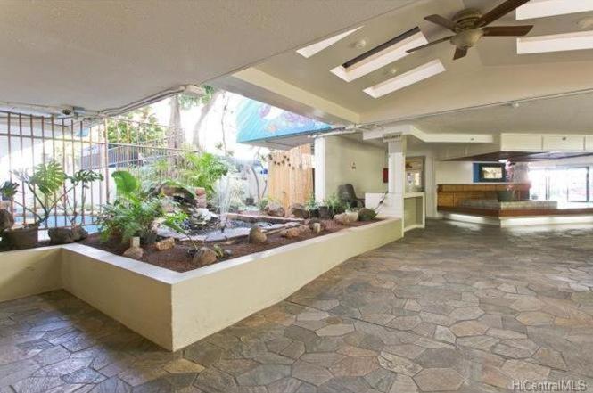 Prince Edward Condo 602A Honolulu Exterior photo